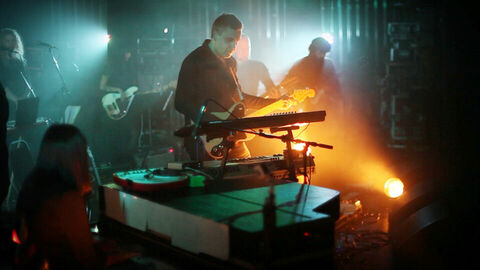 Rhian Sheehan - The Upper Sky (Live)